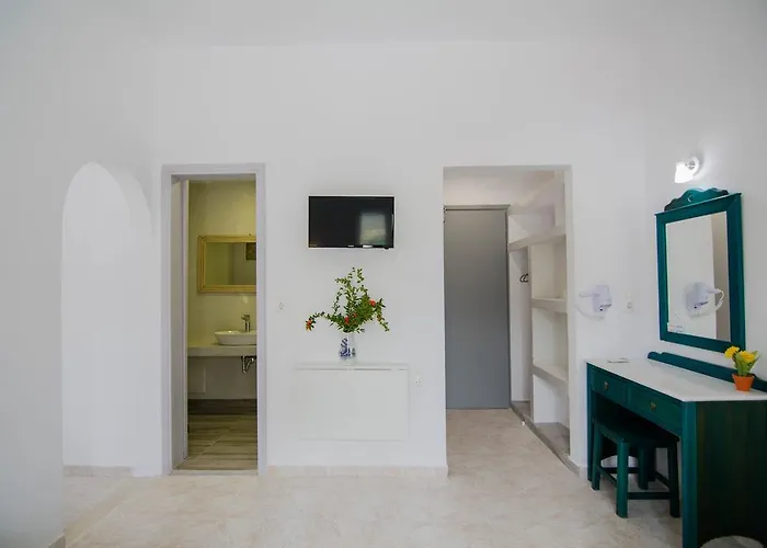 Delfini Otel Mylopotas