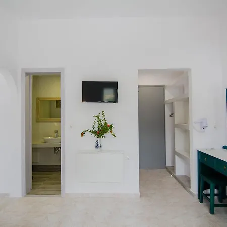 Delfini Hotel Mylopotas