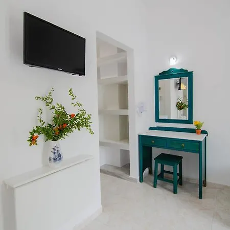 Delfini Hotel 2*
